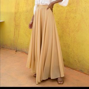 Light Pink chiffon Maxi Skirt, NWT.